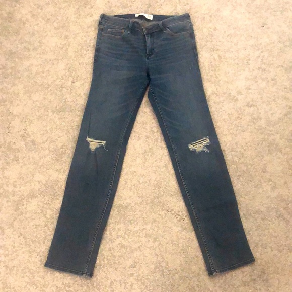 Abercrombie & Fitch Denim - Straight Mid Rise Abercrombie and Fitch Jeans